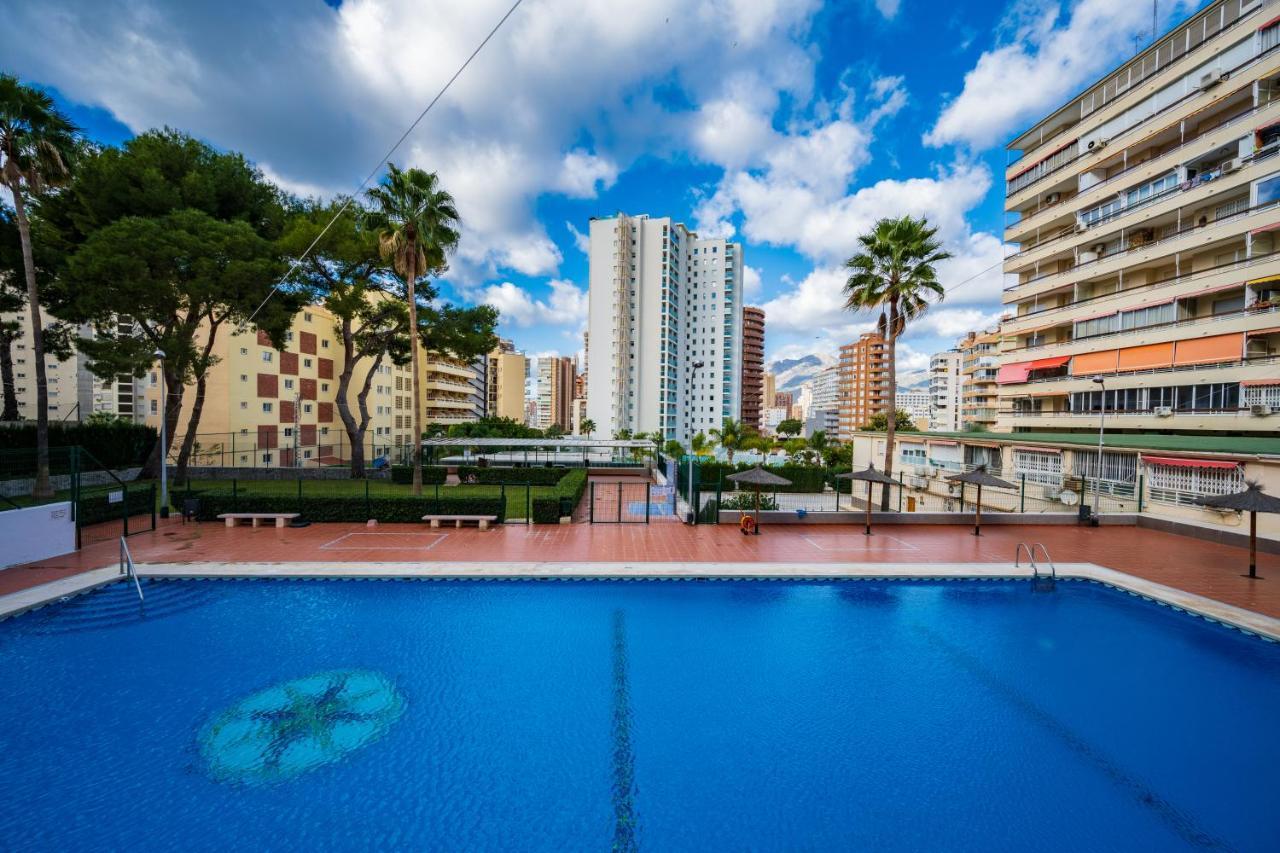 Beautiful 2 Bedroom In Parque Loix 3 Minutes Walk To The Beach ベニドルム エクステリア 写真
